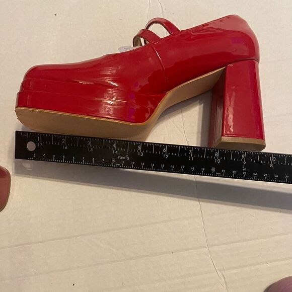 COUTGO Women’s Red Platform High Chunky Buckle Pumps Size 8.5 New With Defects - Picture 6 of 9